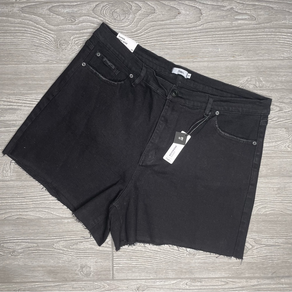 Nwt rue21 plus super high-rise raw hem dark wash black denim shorts plus size